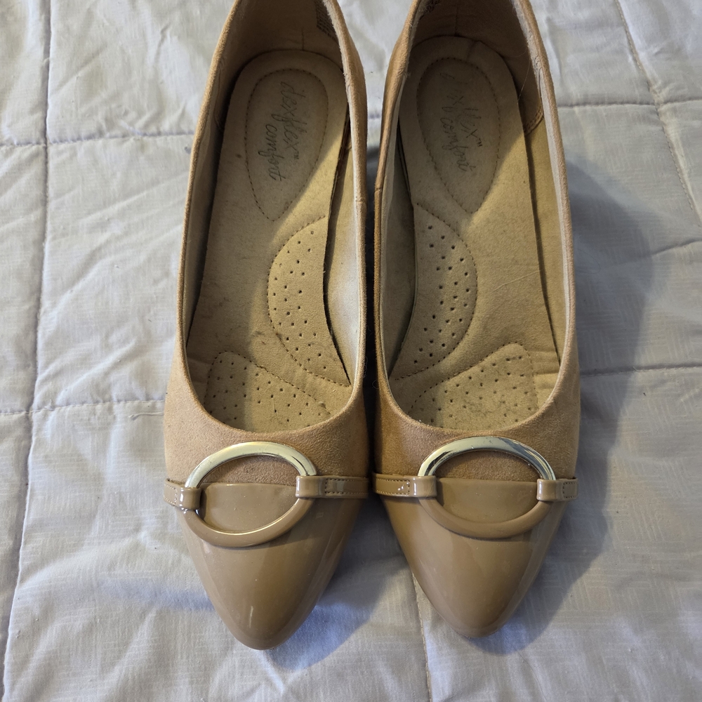 dexflex comfort Tan Faux Suede & Patent Stacked Wedge Gold Buckle Accent 10